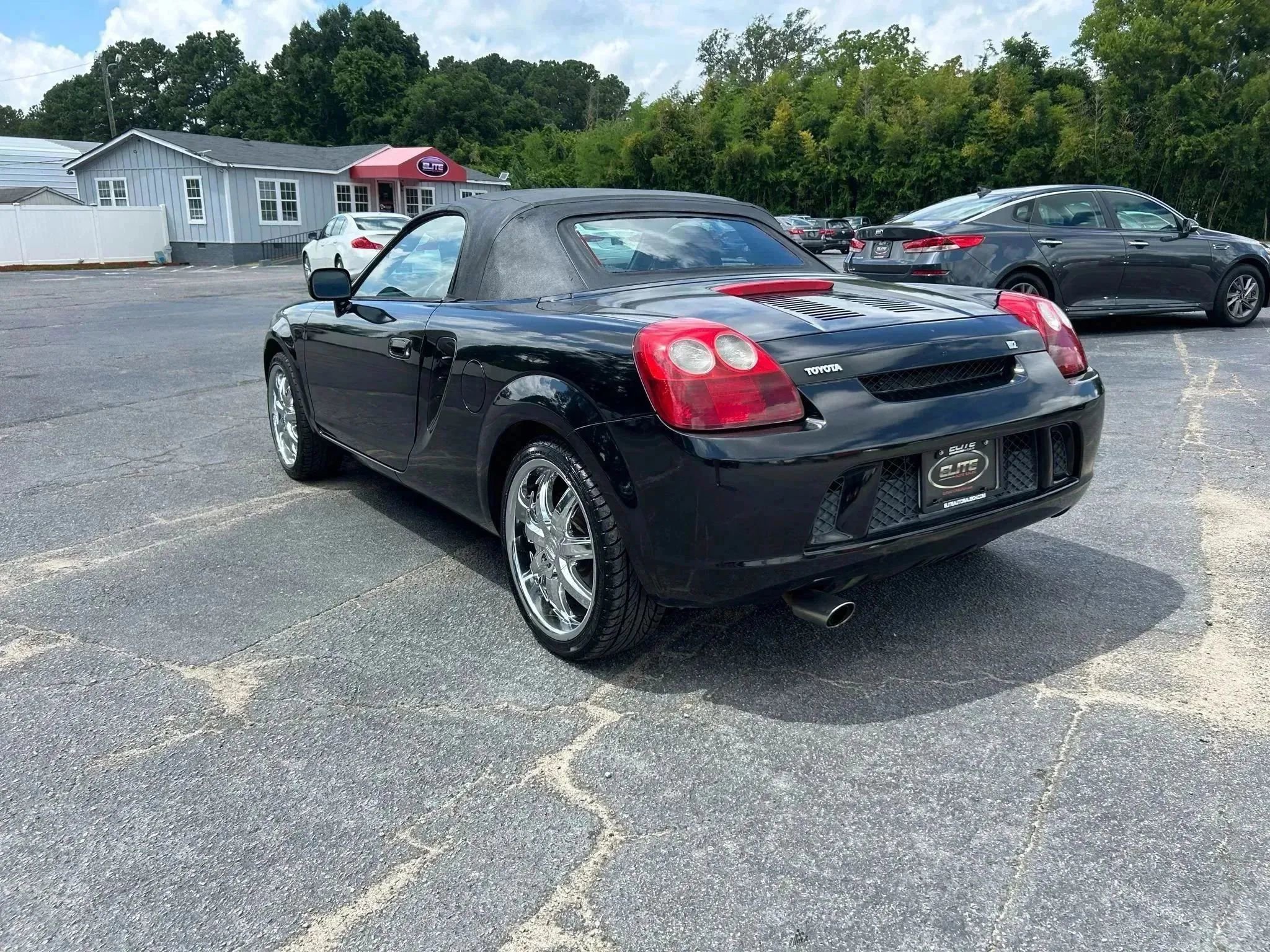 Used 2003 Toyota MR2 RWD image 9