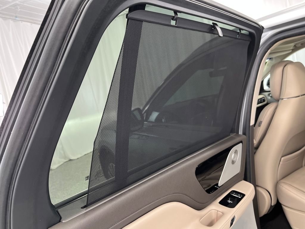 Used 2023 Lincoln Aviator Reserve w/ Equipment Group 201A AWD/4WD image 45