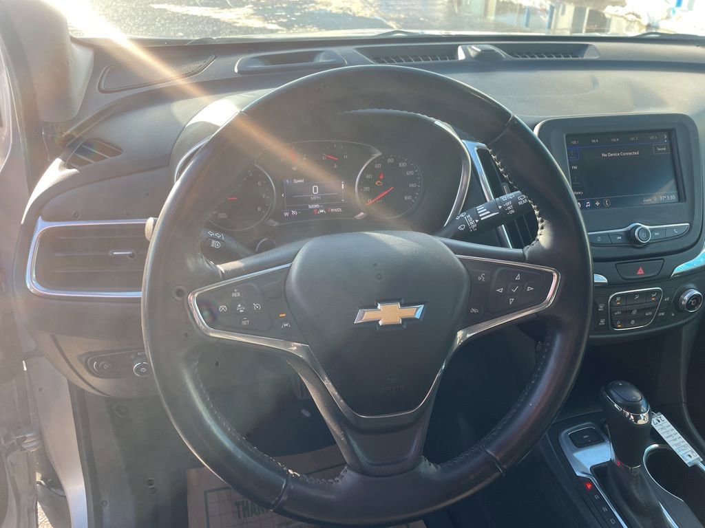 Used 2020 Chevrolet Equinox LT w/ Driver Convenience Package image 10