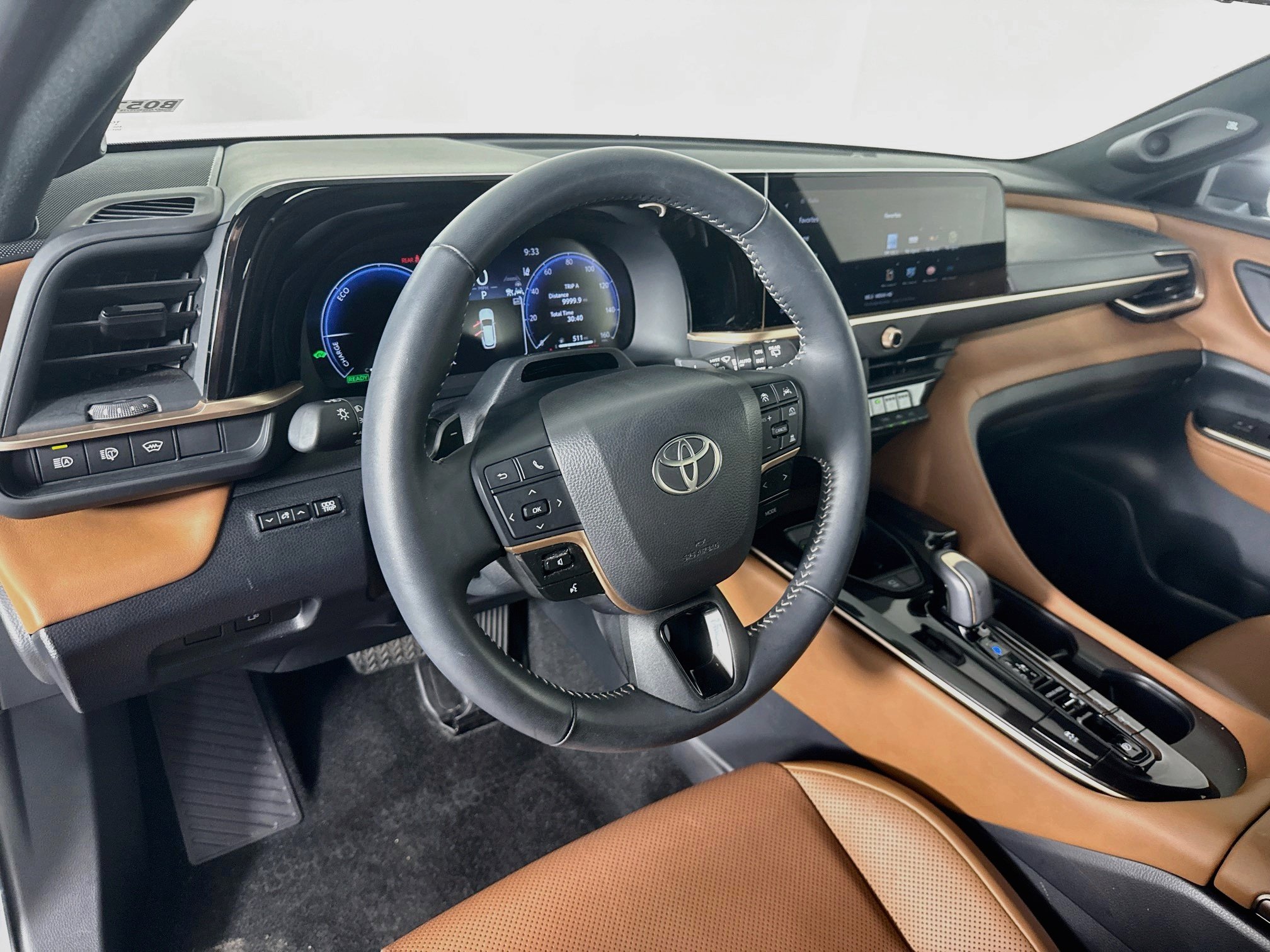 Used 2025 Toyota Crown Signia w/ Advanced Technology Package AWD/4WD image 8