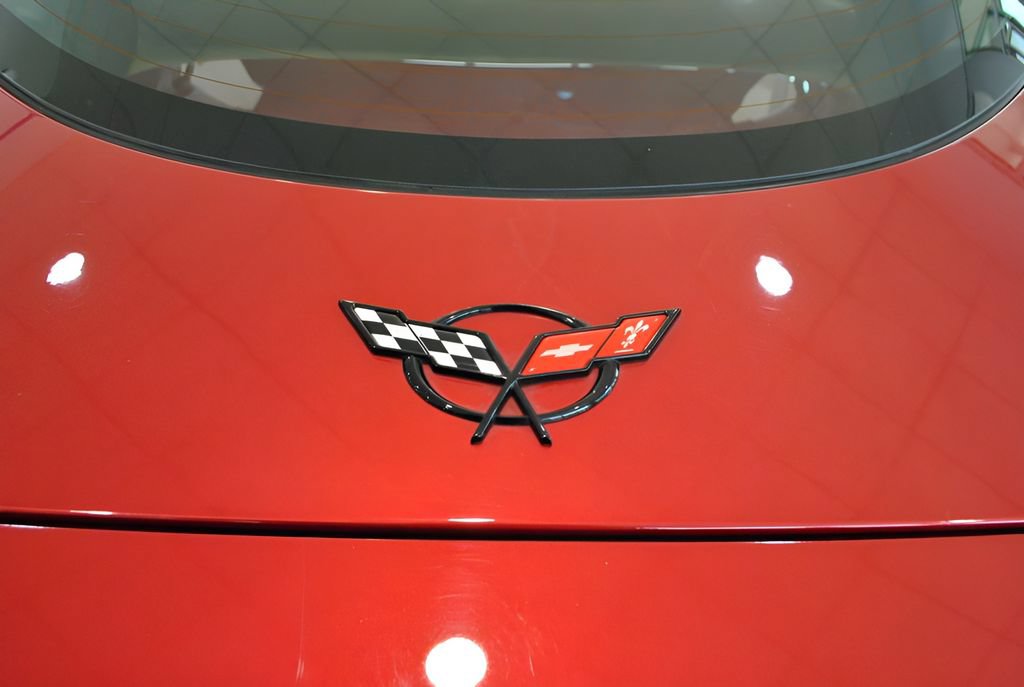 Used 2000 Chevrolet Corvette Coupe w/ Roof Pkg RWD image 20