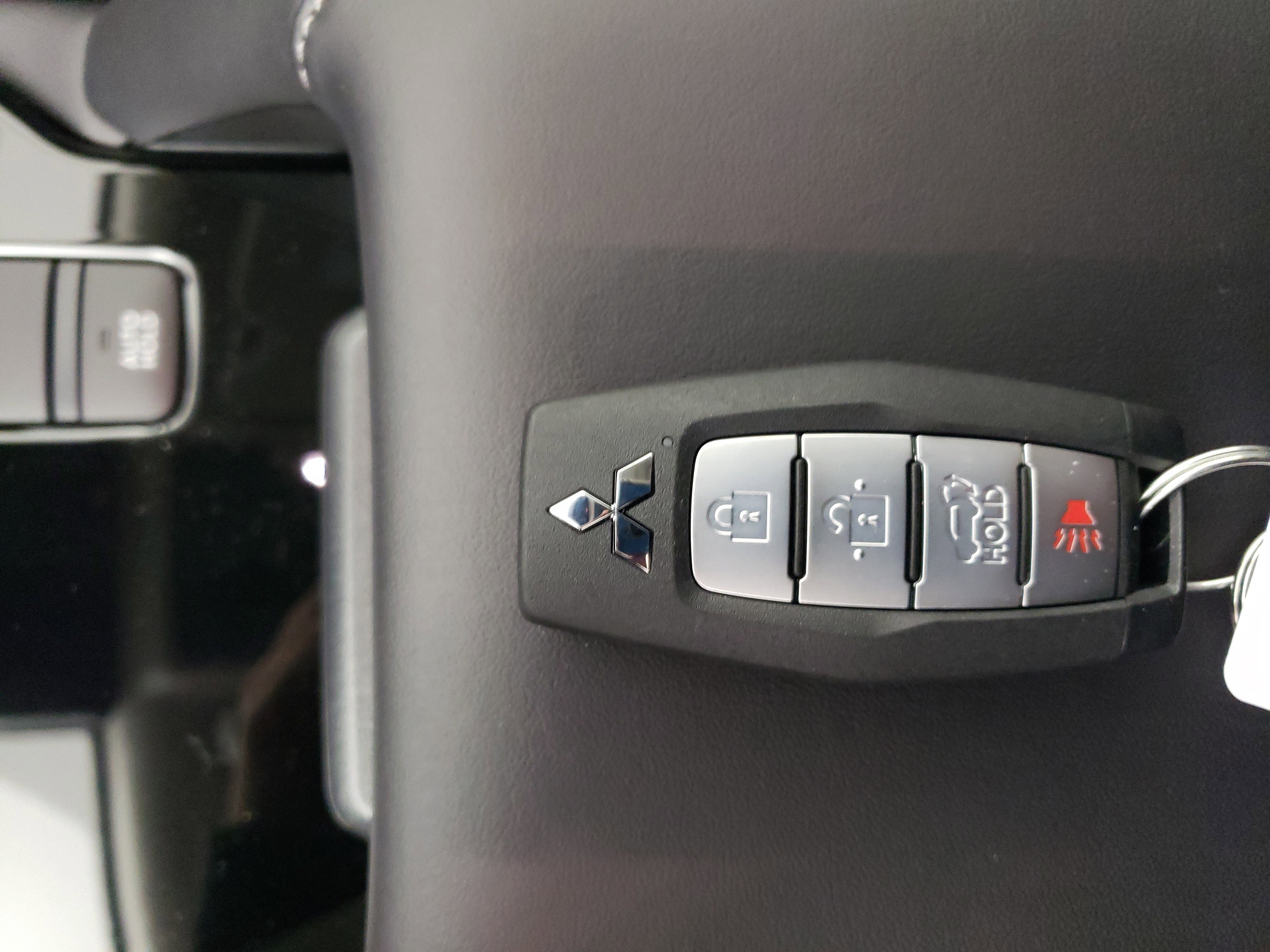 New 2026 Mitsubishi Outlander AWD image 27