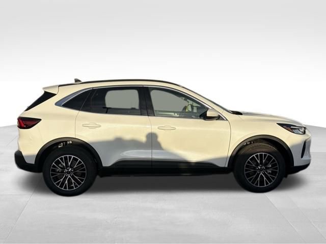 New 2026 Ford Escape SE w/ Class II Trailer Tow Package image 9