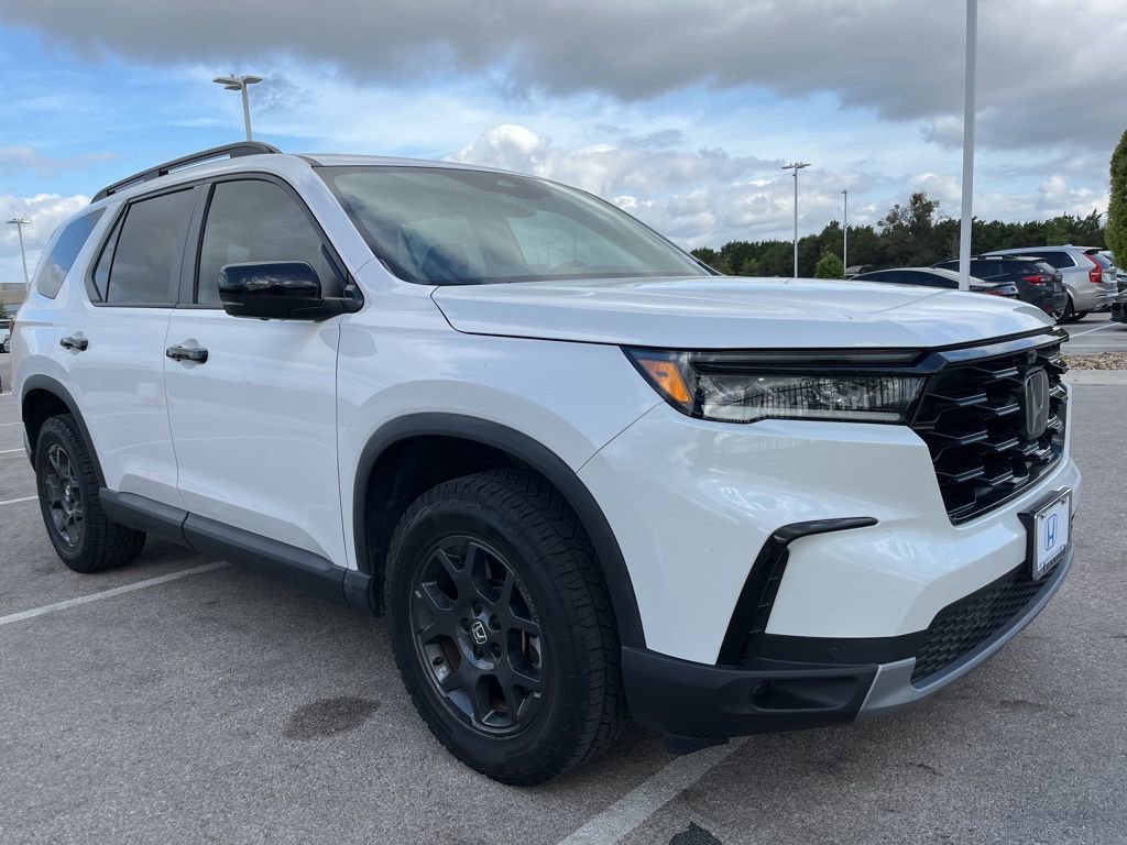 Certified 2023 Honda Pilot TrailSport image 3