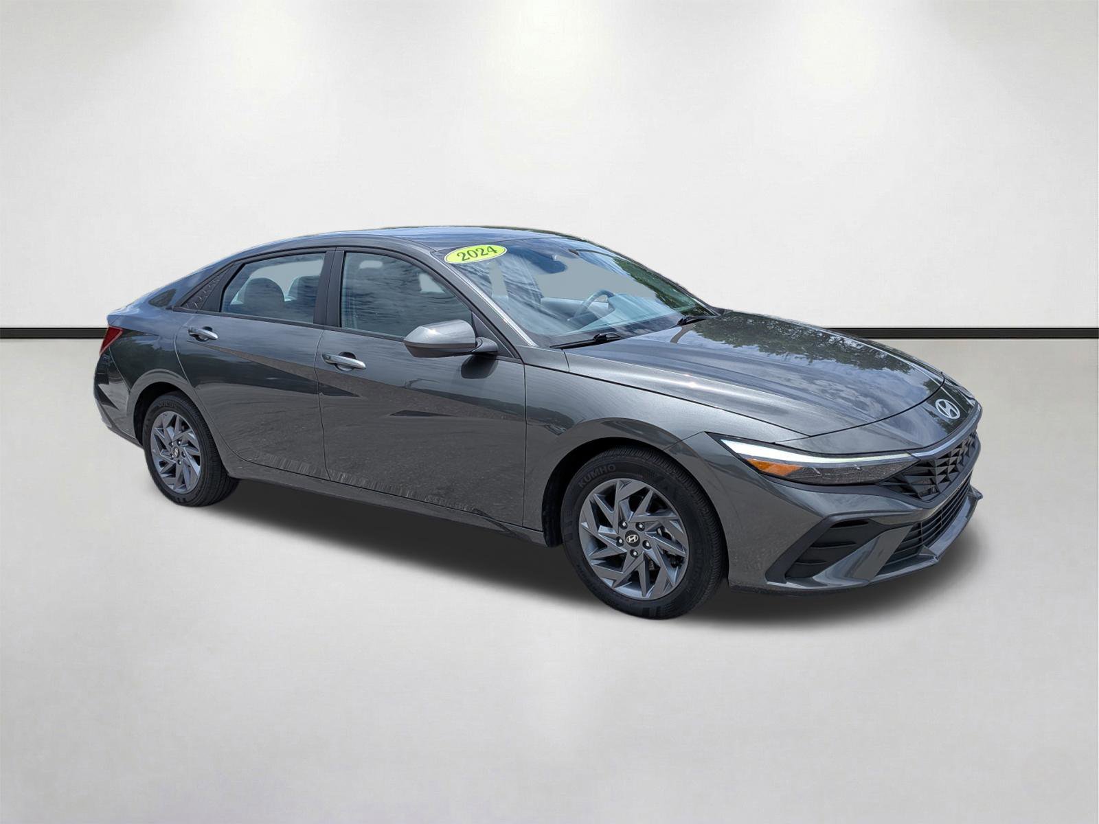 Used 2024 Hyundai Elantra SEL FWD image 1