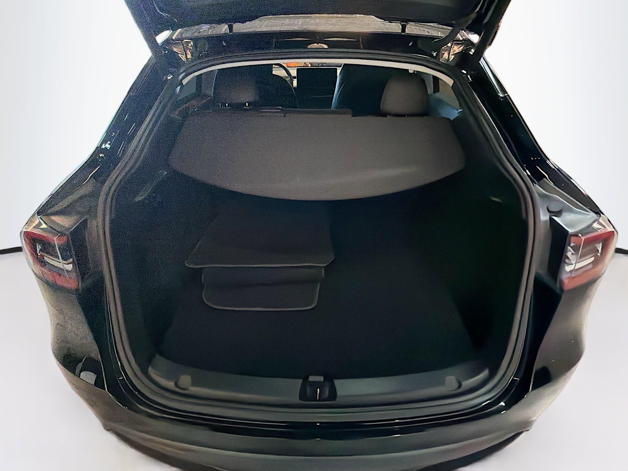 Used 2023 Tesla Model Y Long Range image 29