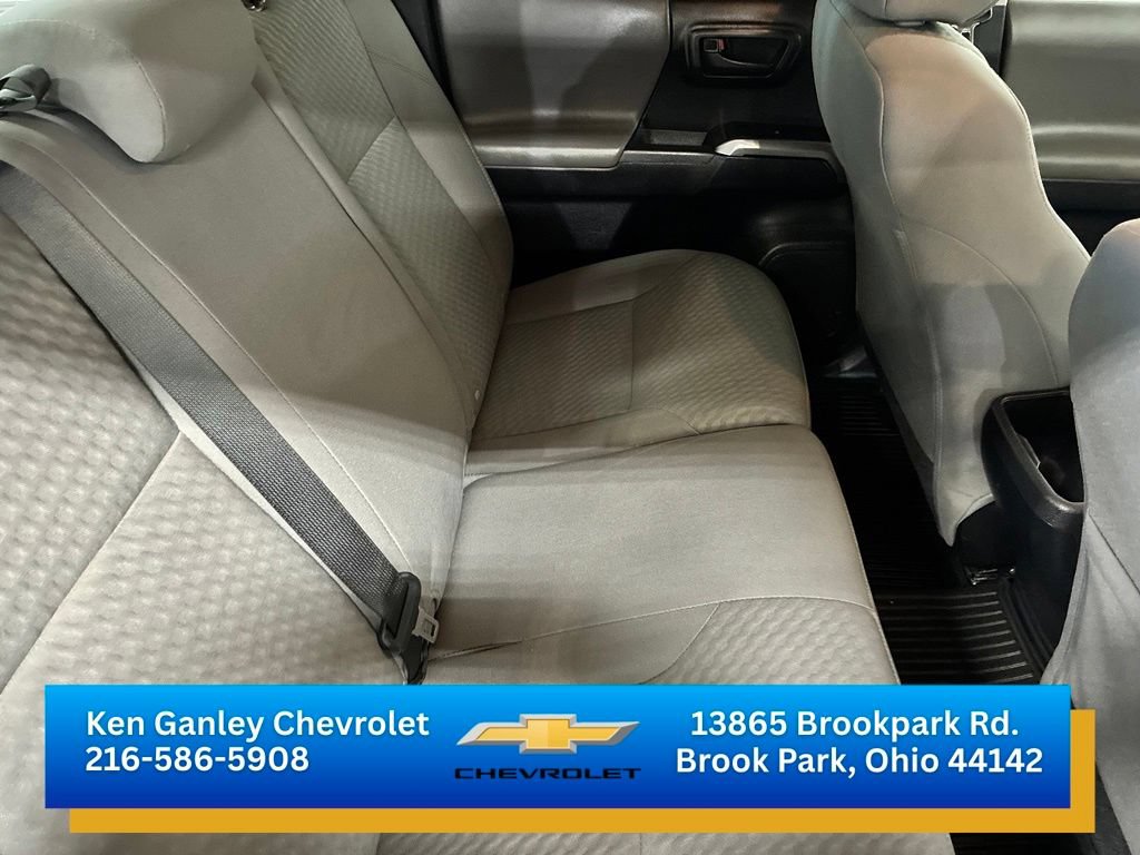 Used 2020 Toyota Tacoma SR5 AWD/4WD image 17