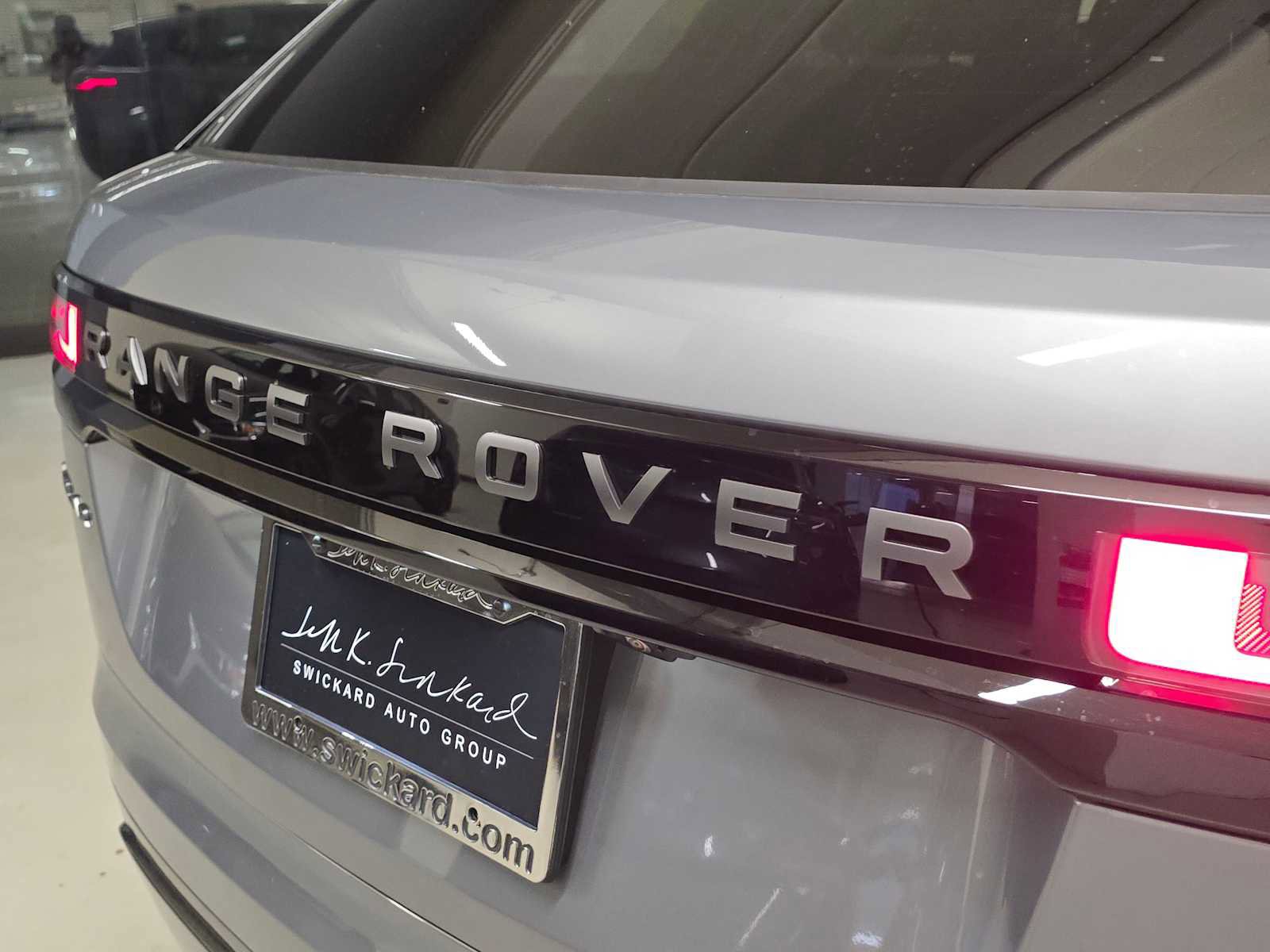 New 2026 Land Rover Range Rover Velar Dynamic SE image 13