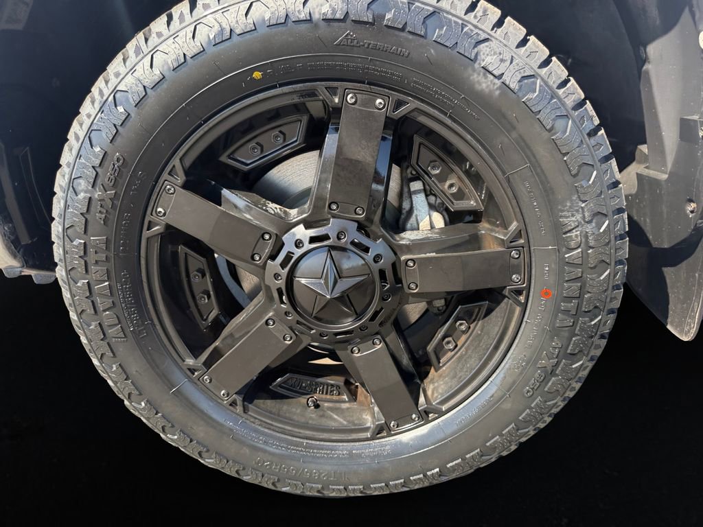 Used 2017 Toyota Tundra SR5 w/ SR5 Upgrade Package AWD/4WD image 9