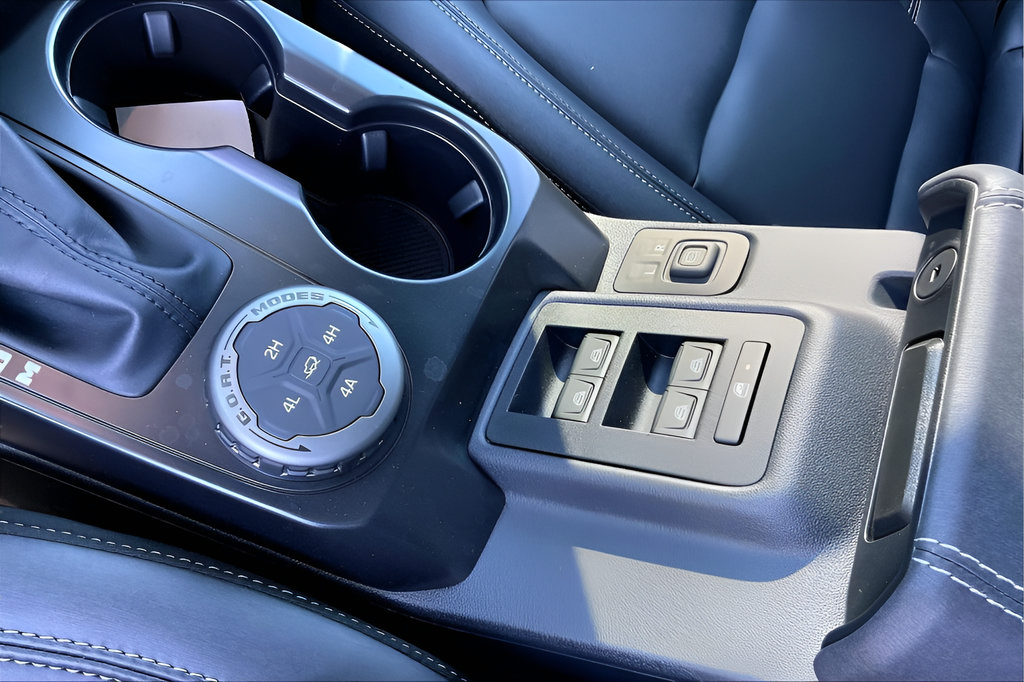 New 2025 Ford Bronco Badlands AWD/4WD image 18