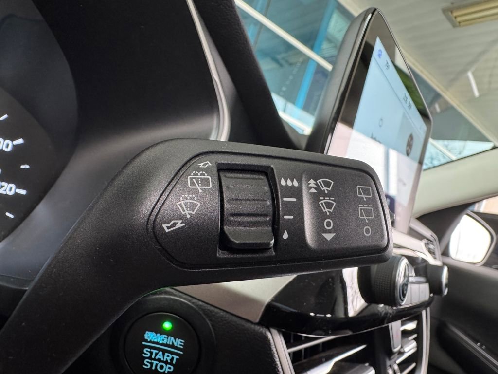 Used 2022 Ford Escape SE w/ Convenience Package image 9