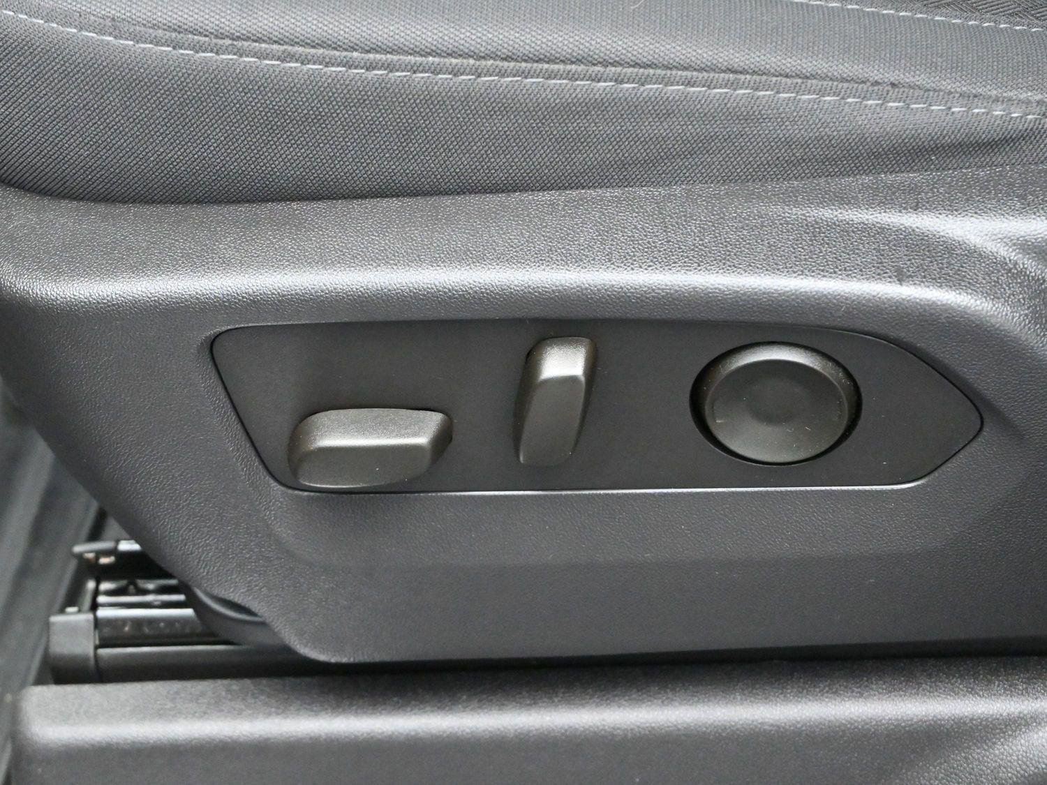 Used 2023 GMC Sierra 1500 Elevation image 13