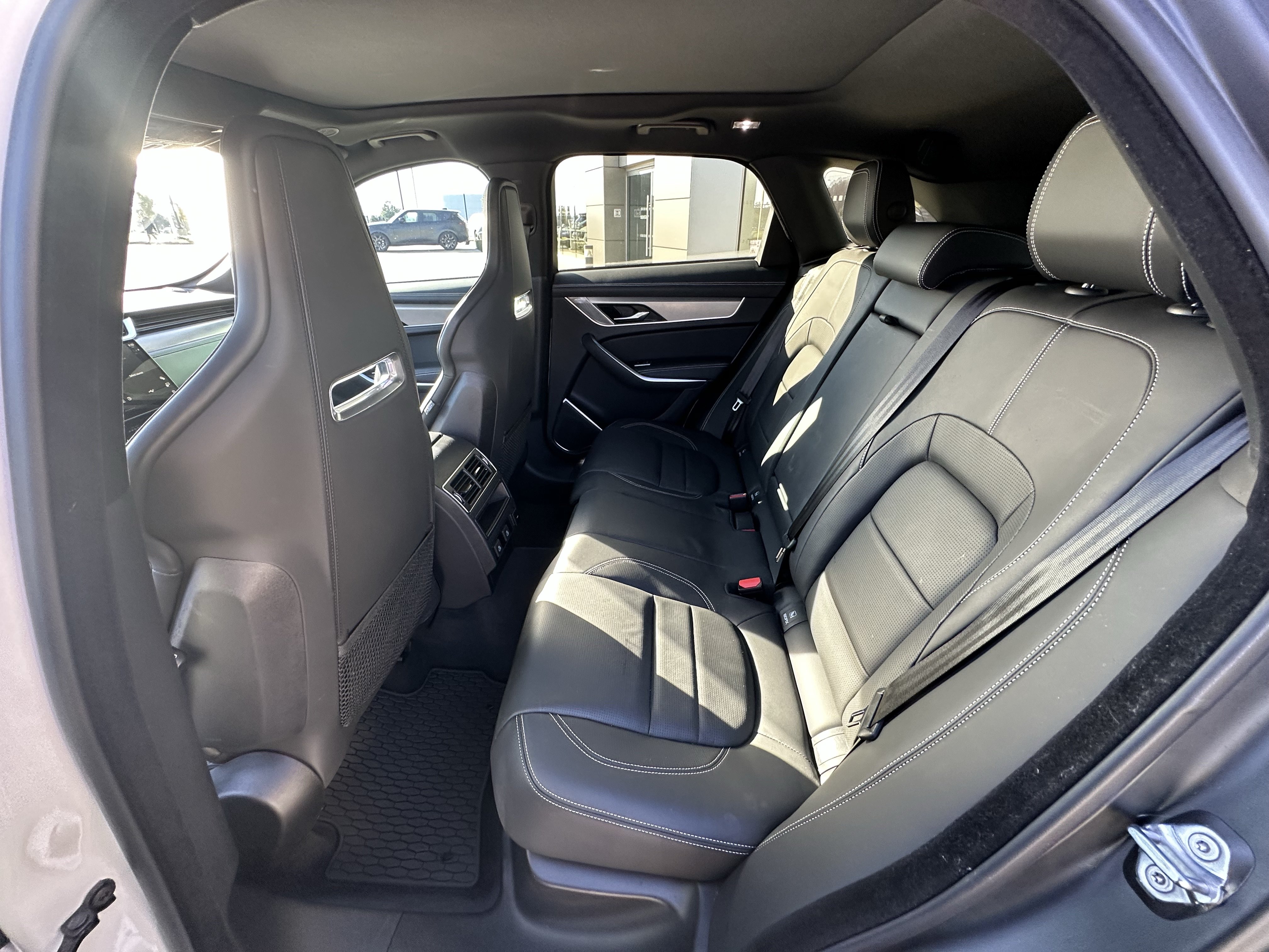 Certified 2026 Jaguar F-PACE R-Dynamic S AWD/4WD image 32