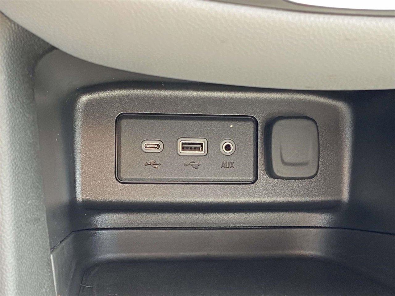 Used 2022 Chevrolet Equinox LS w/ LS Convenience Package image 28