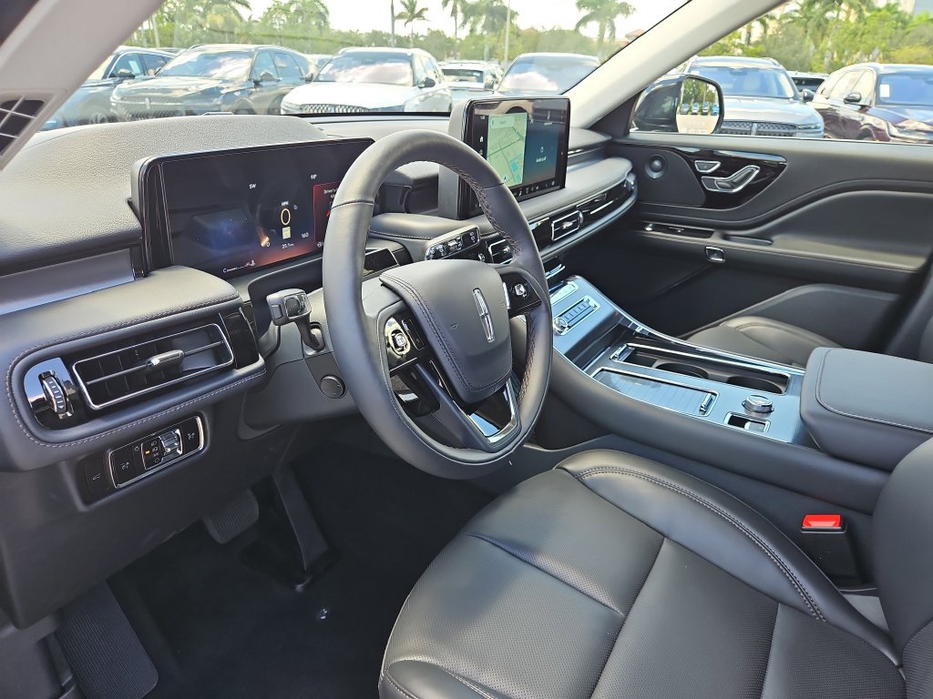 New 2025 Lincoln Aviator 2WD w/ Jet Appearance Package image 16