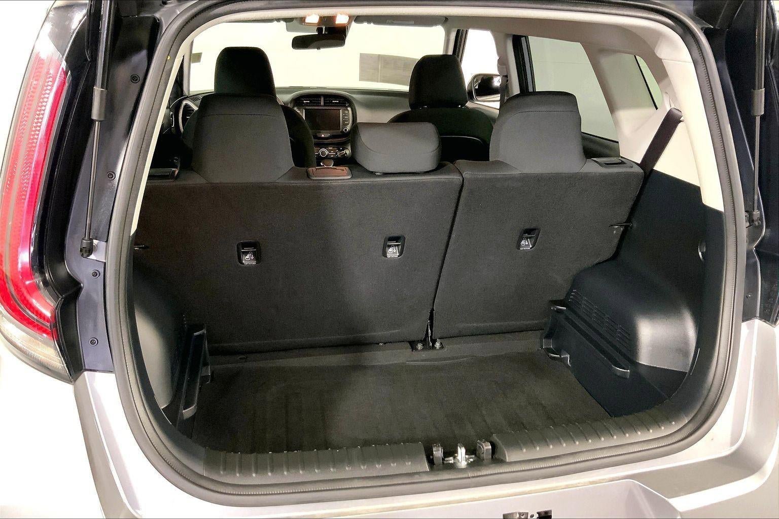 Certified 2025 Kia Soul LX image 4