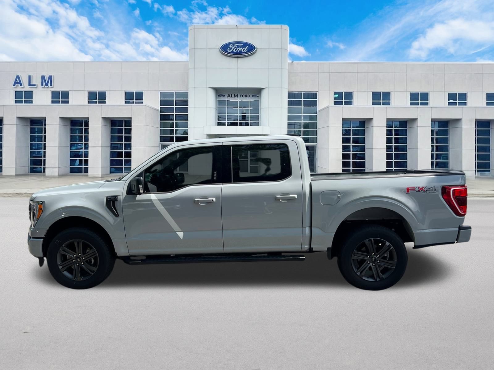 New 2023 Ford F150 XLT w/ Equipment Group 302A High image 8