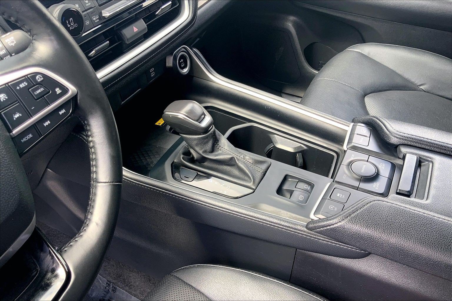 Used 2024 Toyota Grand Highlander AWD image 22
