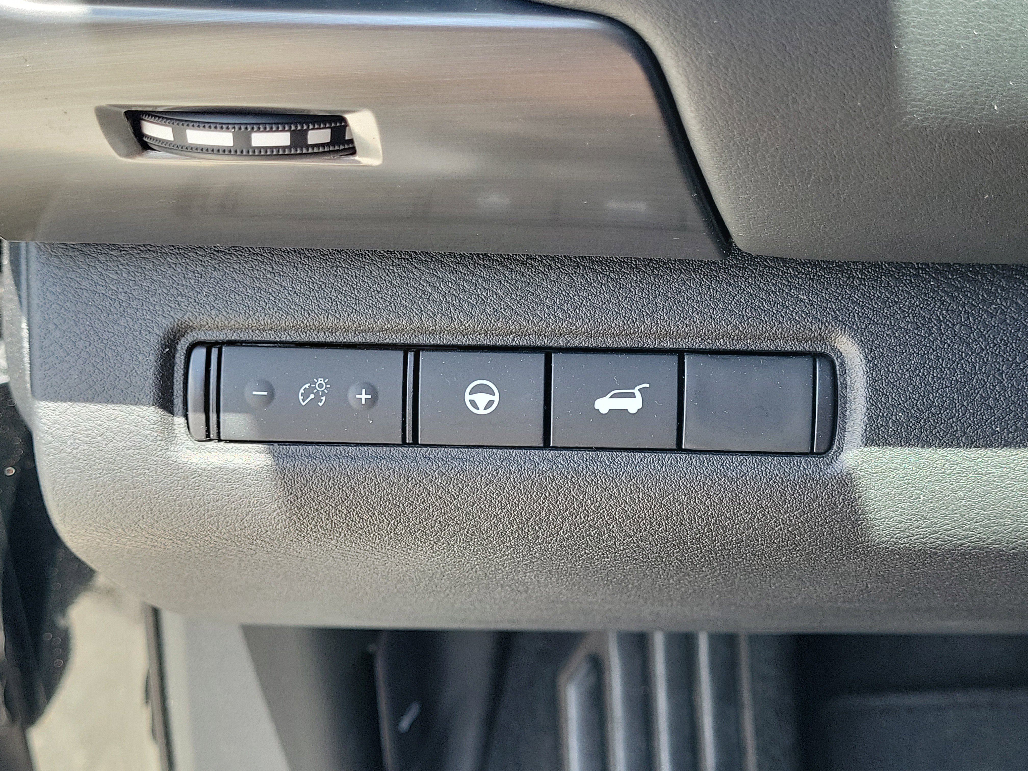 Certified 2024 Nissan Pathfinder SL FWD image 25