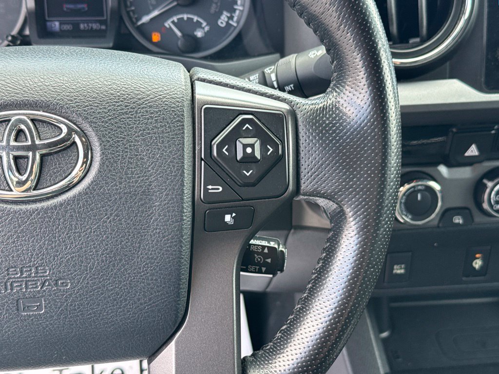 Used 2016 Toyota Tacoma TRD Sport w/ Towing Package AWD/4WD image 17