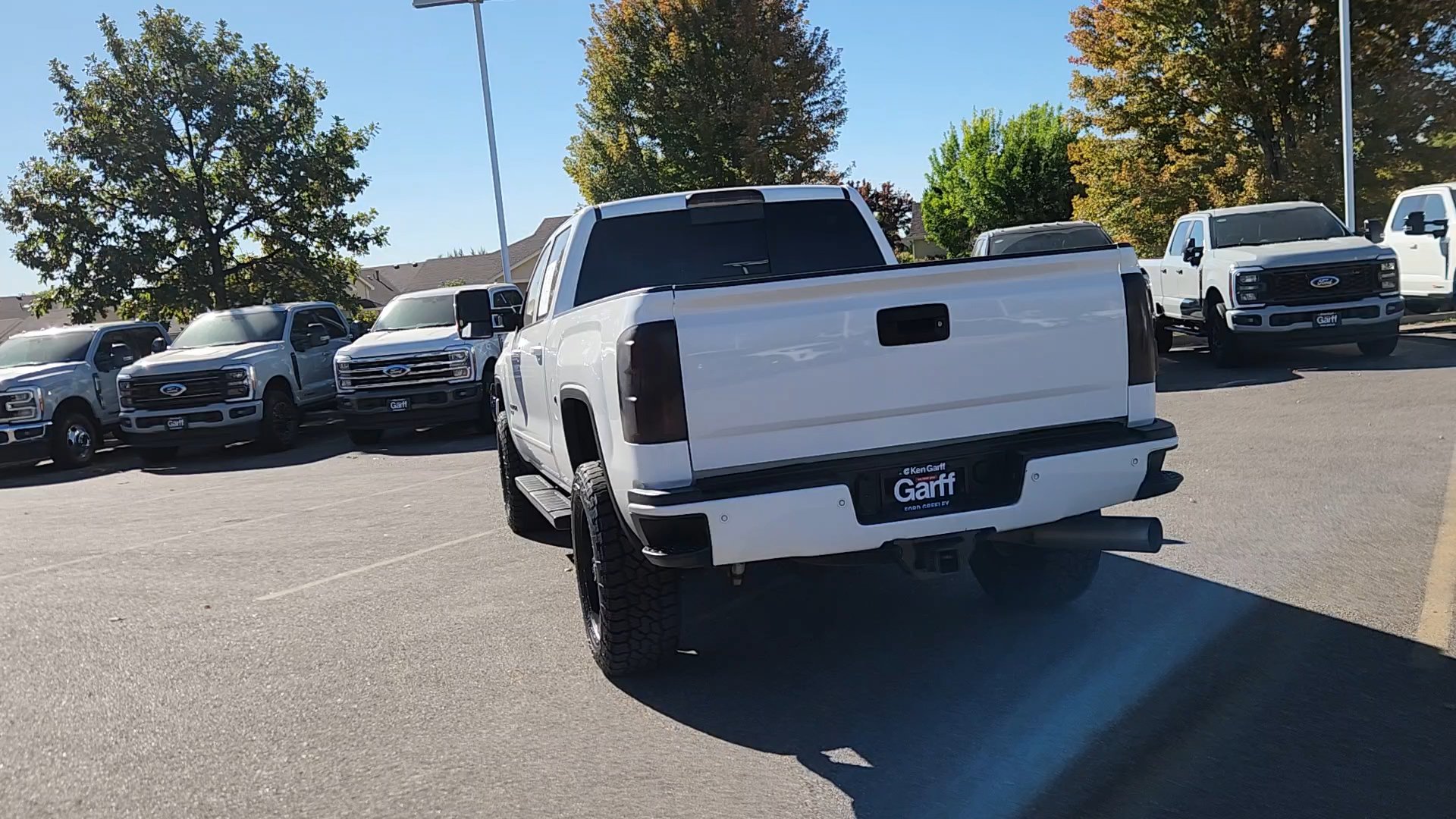 Used 2015 GMC Sierra 2500 Denali w/ Duramax Plus Package AWD/4WD image 17