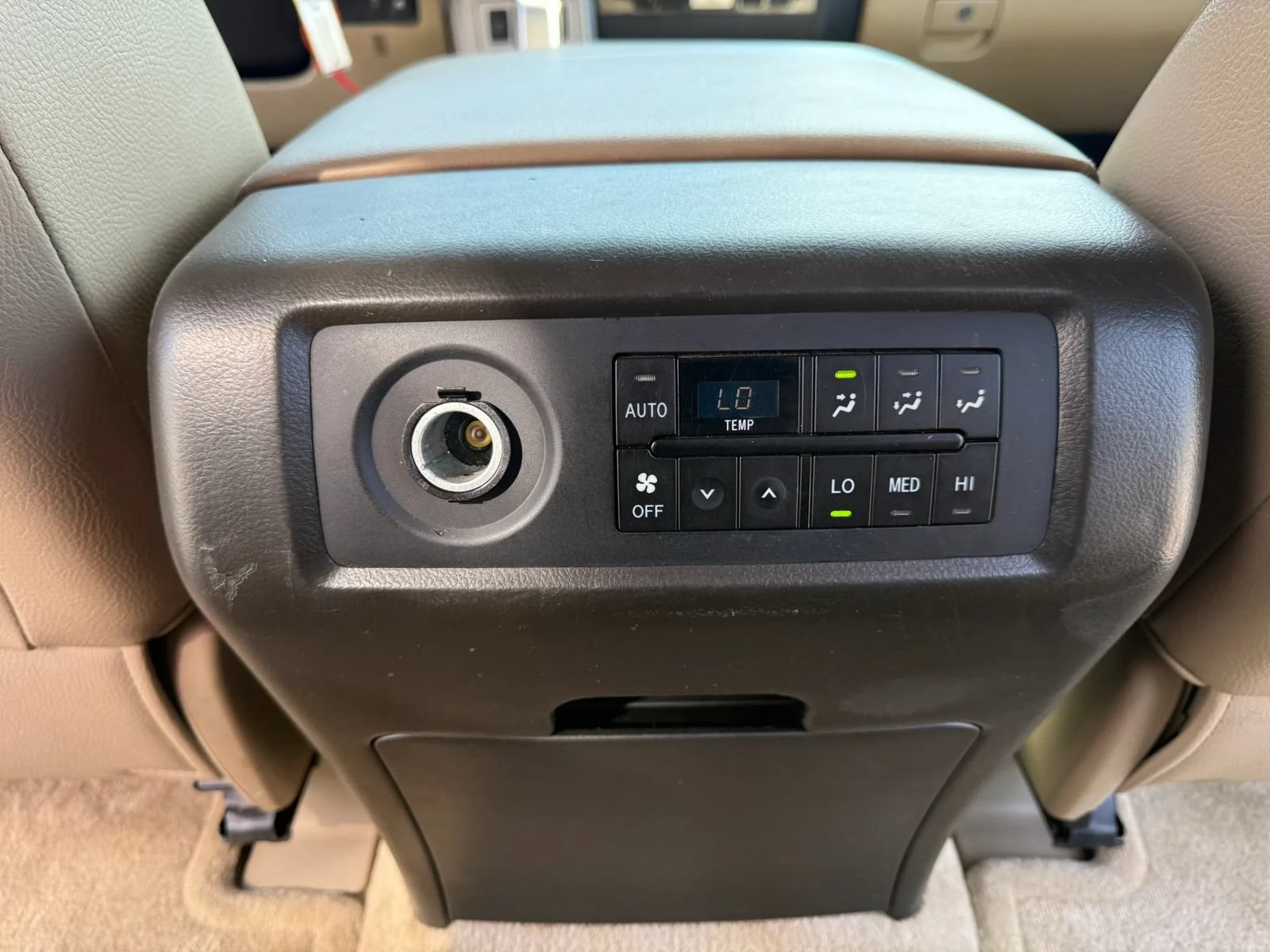 Used 2008 Toyota Sequoia Limited AWD/4WD image 22