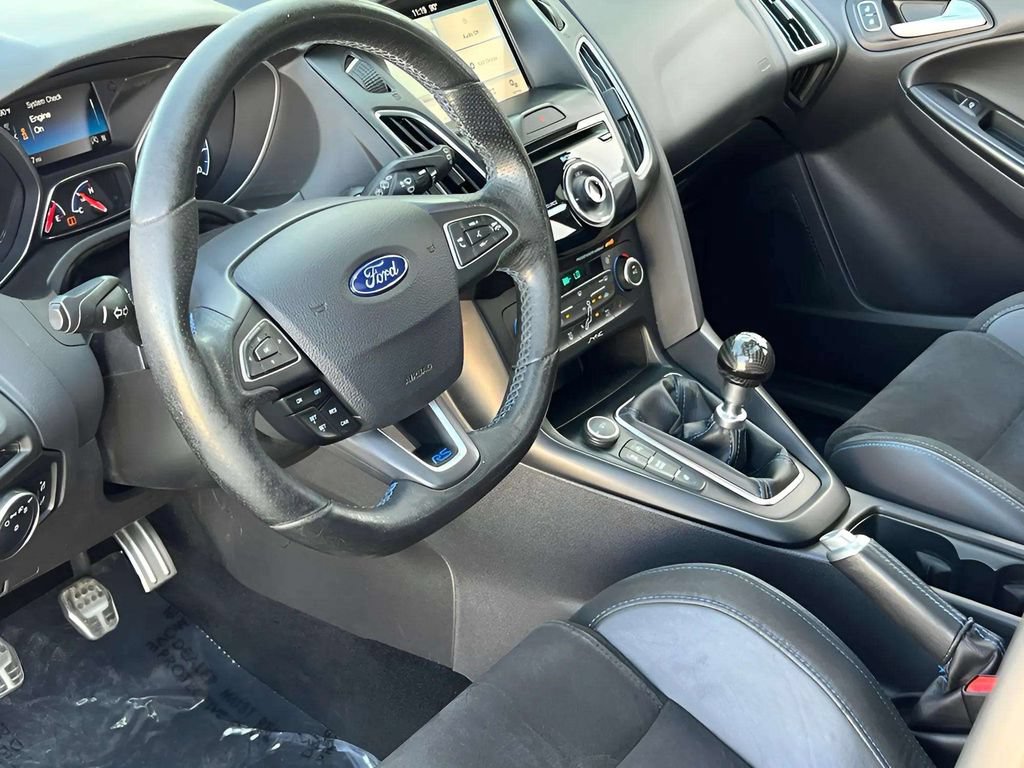 Used 2017 Ford Focus RS AWD/4WD image 28