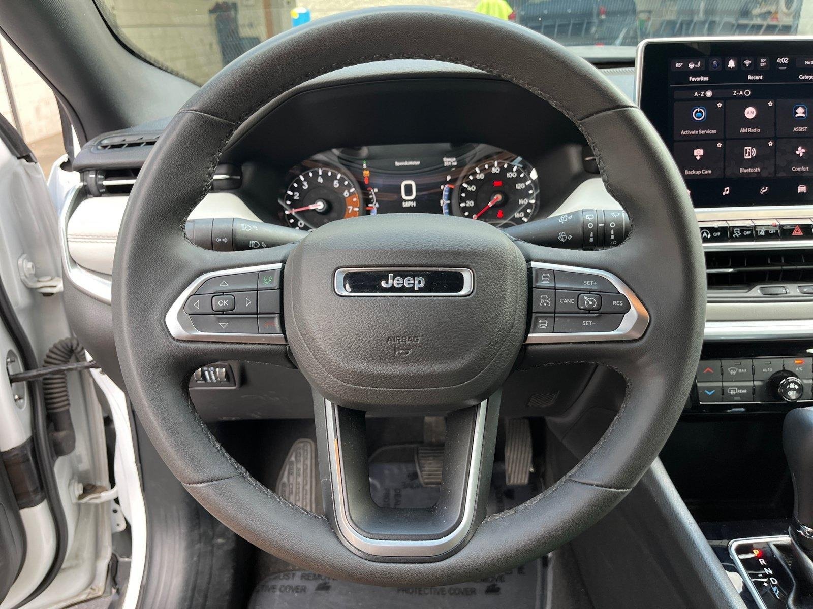 Used 2025 Jeep Compass Limited AWD/4WD image 12