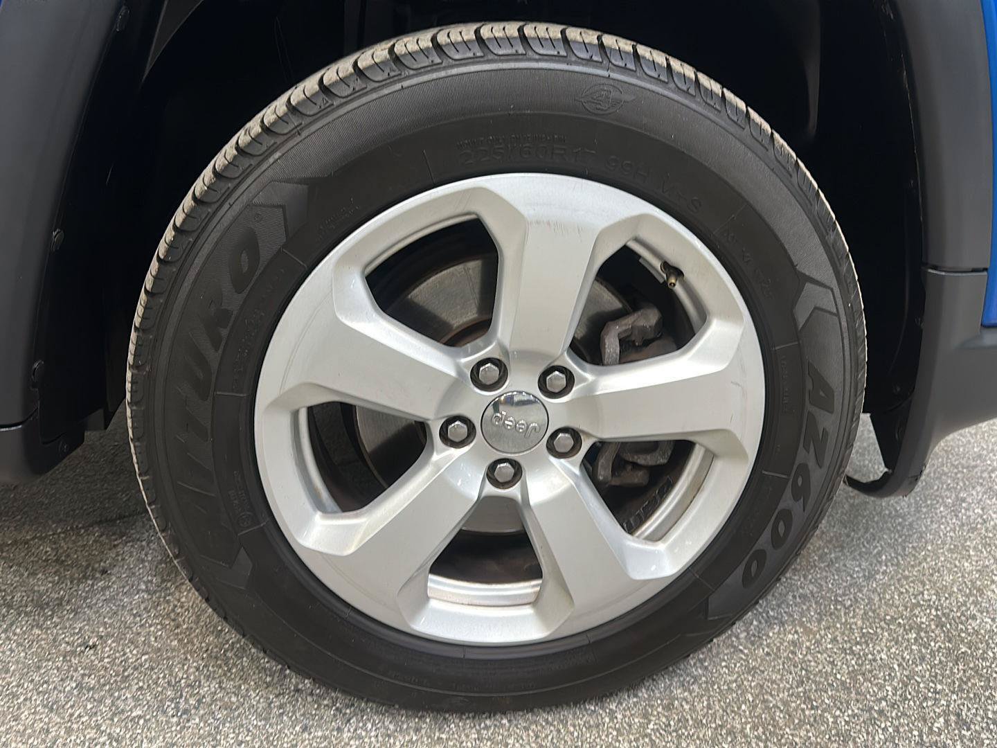 Used 2018 Jeep Compass Latitude w/ Popular Equipment Group AWD/4WD image 12