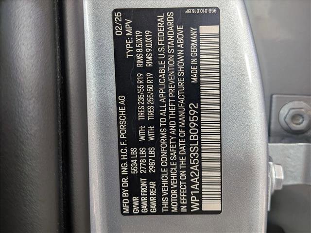 Certified 2025 Porsche Macan Turbo image 28