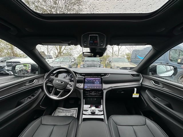 New 2025 Jeep Grand Cherokee L Overland AWD/4WD image 2