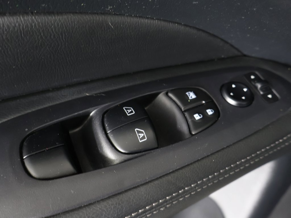 Used 2019 Nissan Pathfinder SL image 44