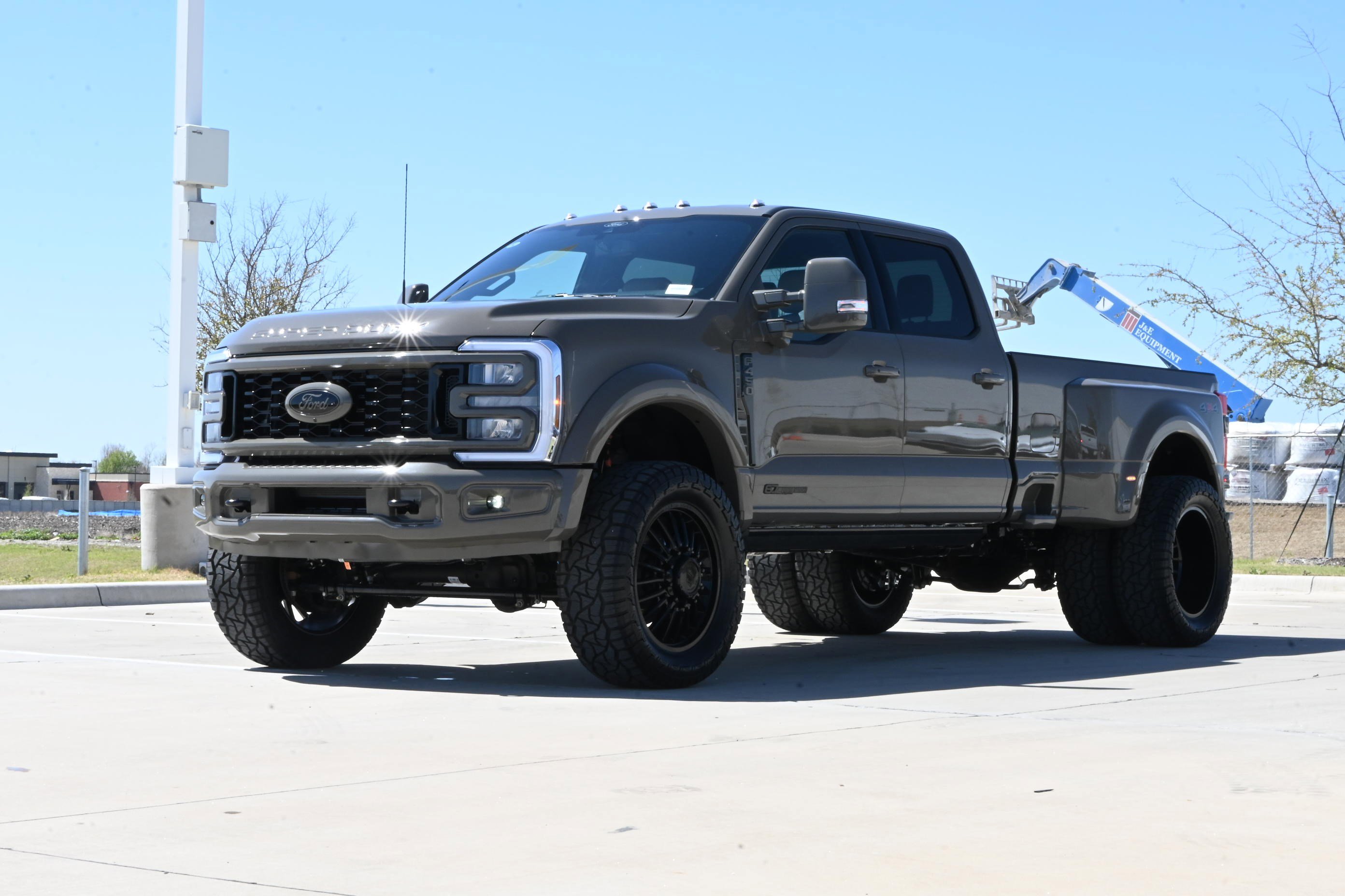 Used 2026 Ford F450 Lariat image 3