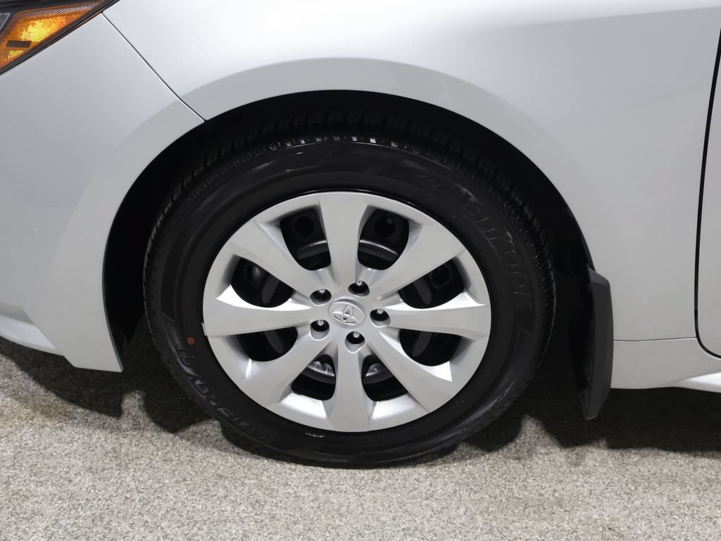 Used 2026 Toyota Corolla LE FWD image 8