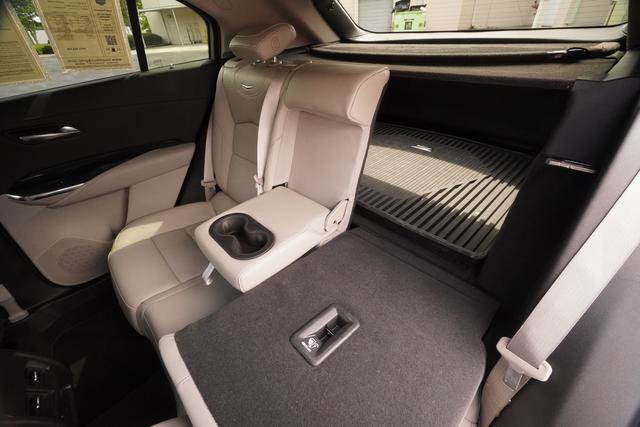 Used 2023 Cadillac XT4 Premium Luxury w/ Cold Weather Package FWD image 27