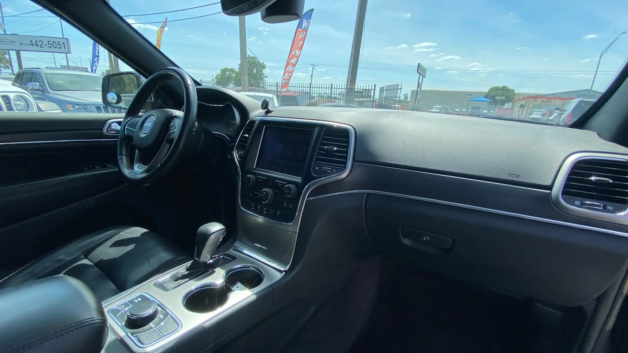 Used 2018 Jeep Grand Cherokee Limited AWD/4WD image 12