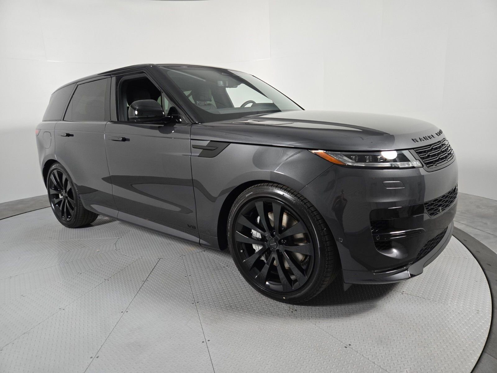 New 2026 Land Rover Range Rover Sport Dynamic SE AWD/4WD image 16