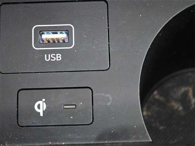 Used 2022 Hyundai Santa Fe Calligraphy w/ Cargo Package image 3