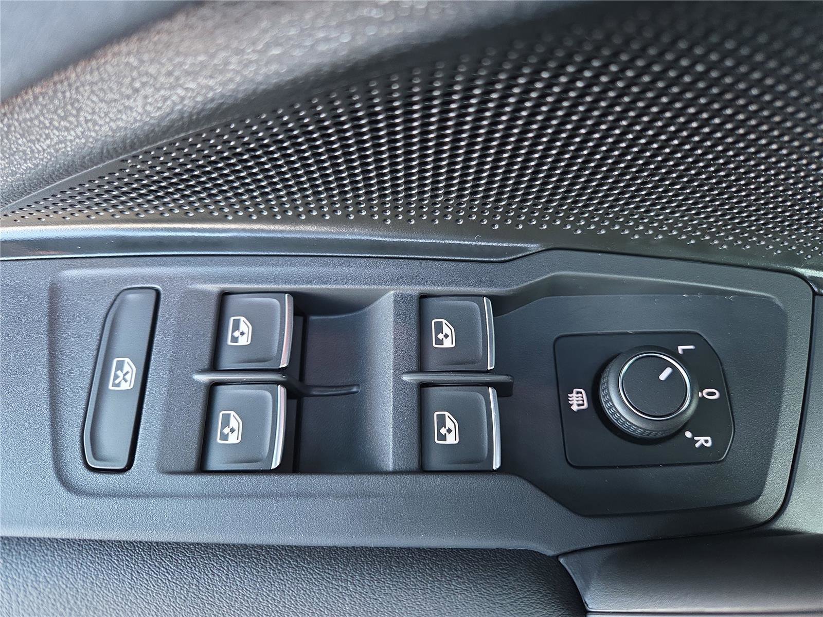 New 2026 Volkswagen Tiguan SE R-Line image 15