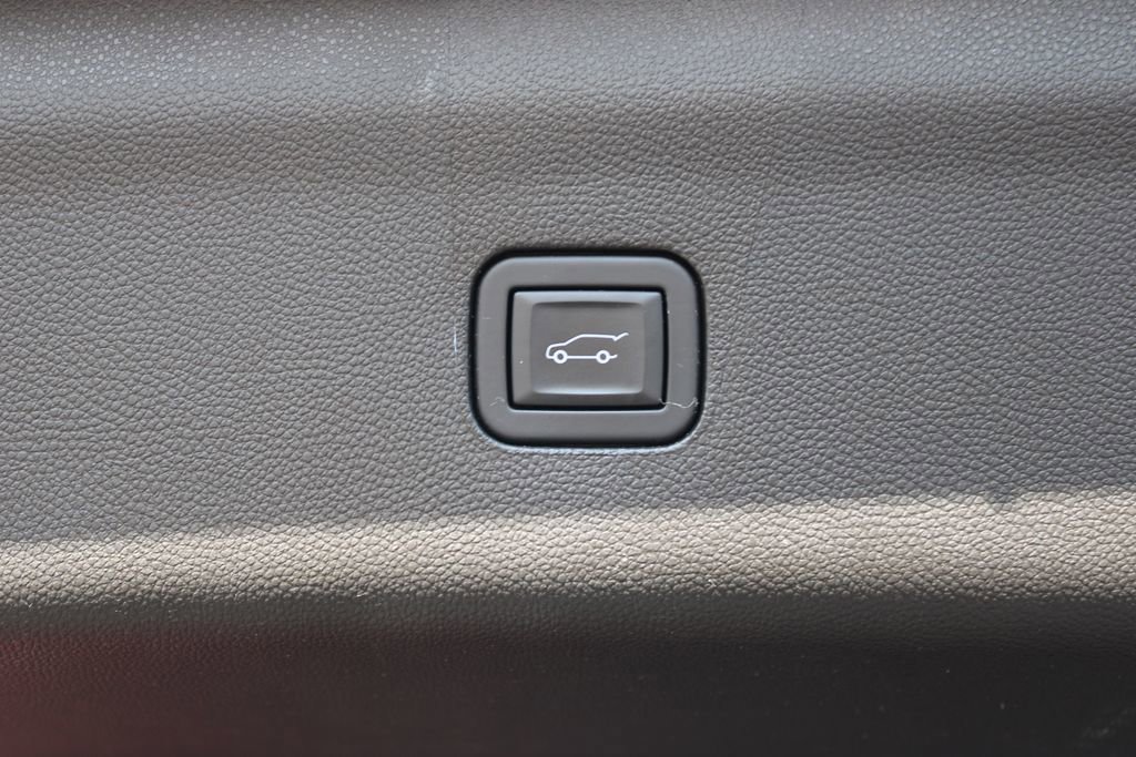 Used 2024 Buick Enclave Premium image 18