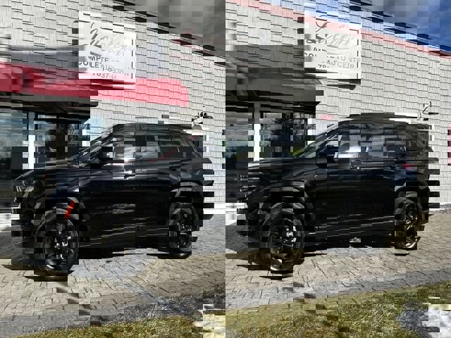 Used 2024 Jeep Grand Cherokee L Altitude image 2