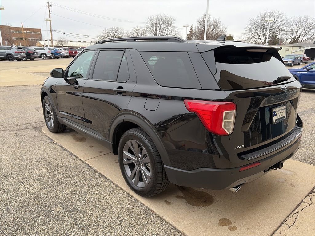 Used 2023 Ford Explorer XLT w/ Equipment Group 202A image 6