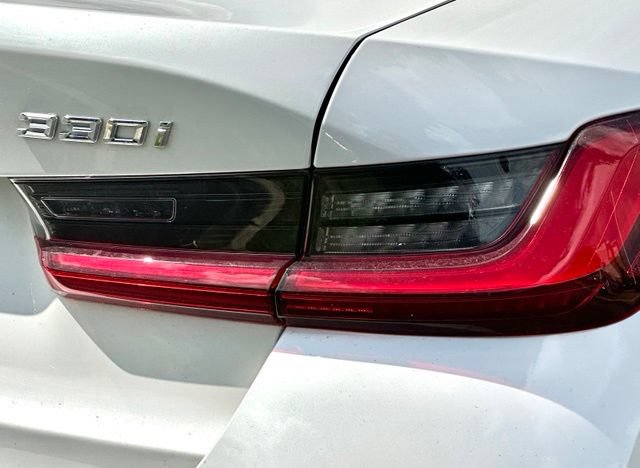 Used 2024 BMW 330i xDrive Sedan w/ Premium Package AWD/4WD image 9
