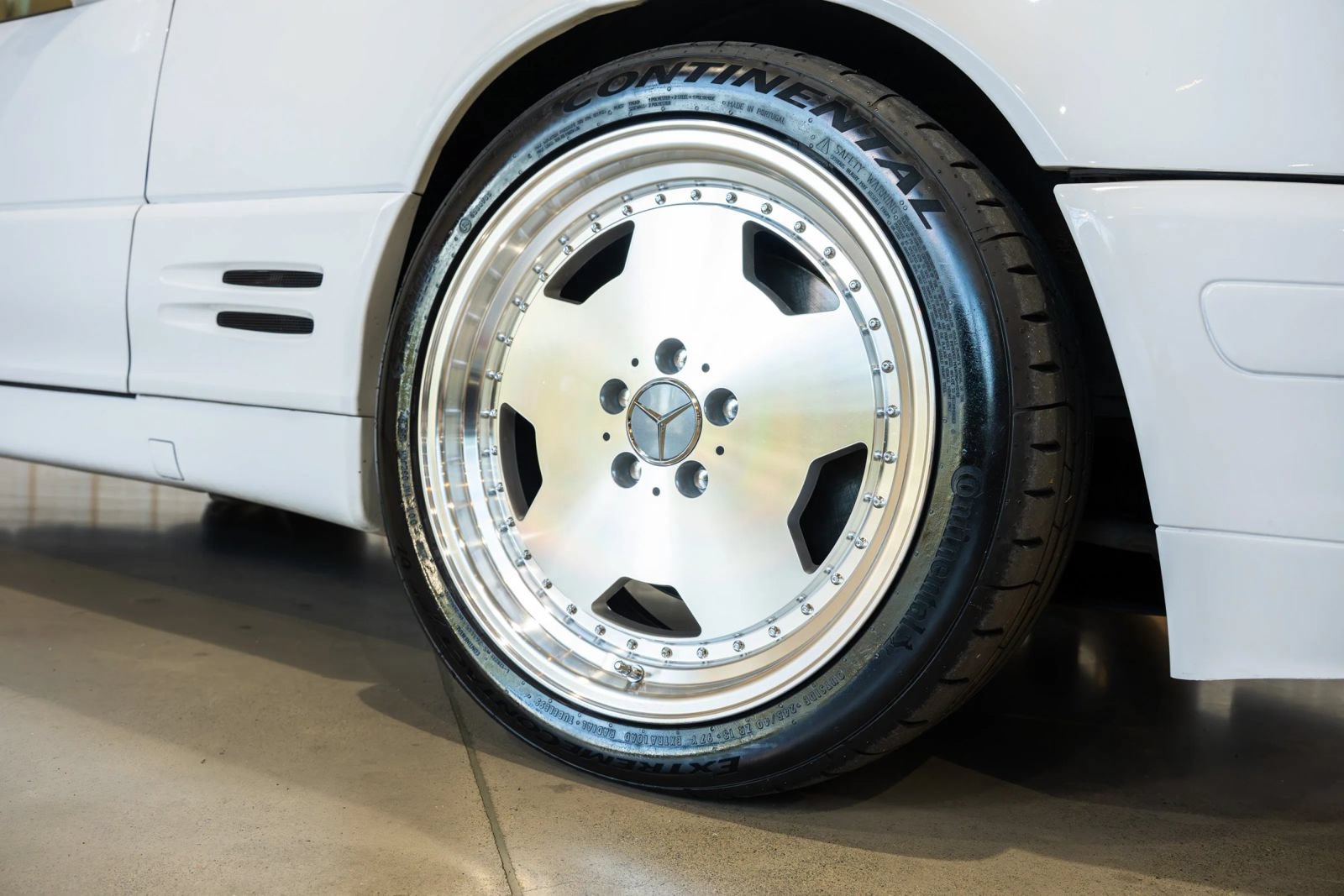 Used 1999 Mercedes-Benz SL 500 image 4