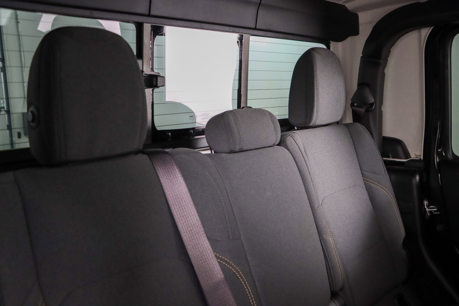 Used 2025 Jeep Gladiator Sport image 27