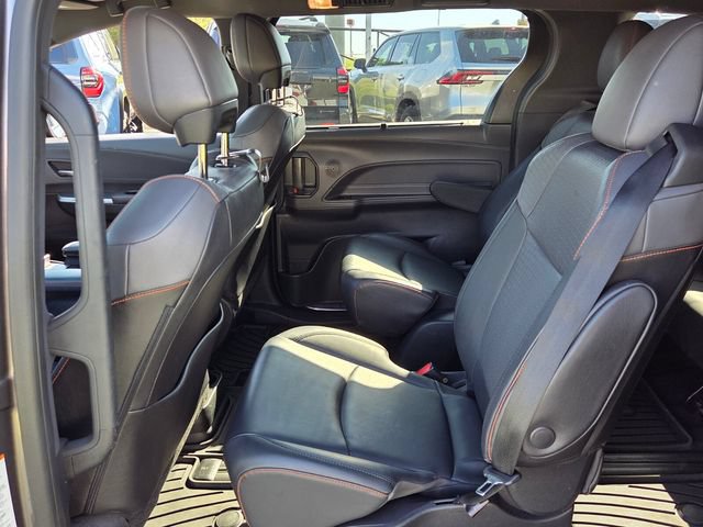 Used 2022 Toyota Sienna XSE w/ XSE Plus Package AWD/4WD image 6