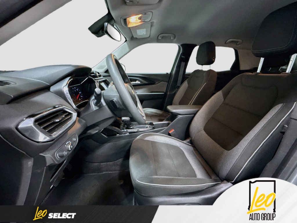 Used 2023 Chevrolet TrailBlazer LT w/ Convenience Package FWD image 23