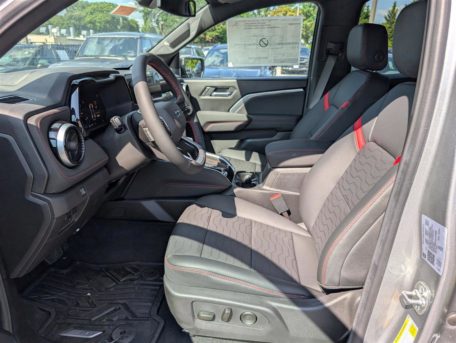 New 2025 Chevrolet Colorado Z71 w/ Technology Package image 11