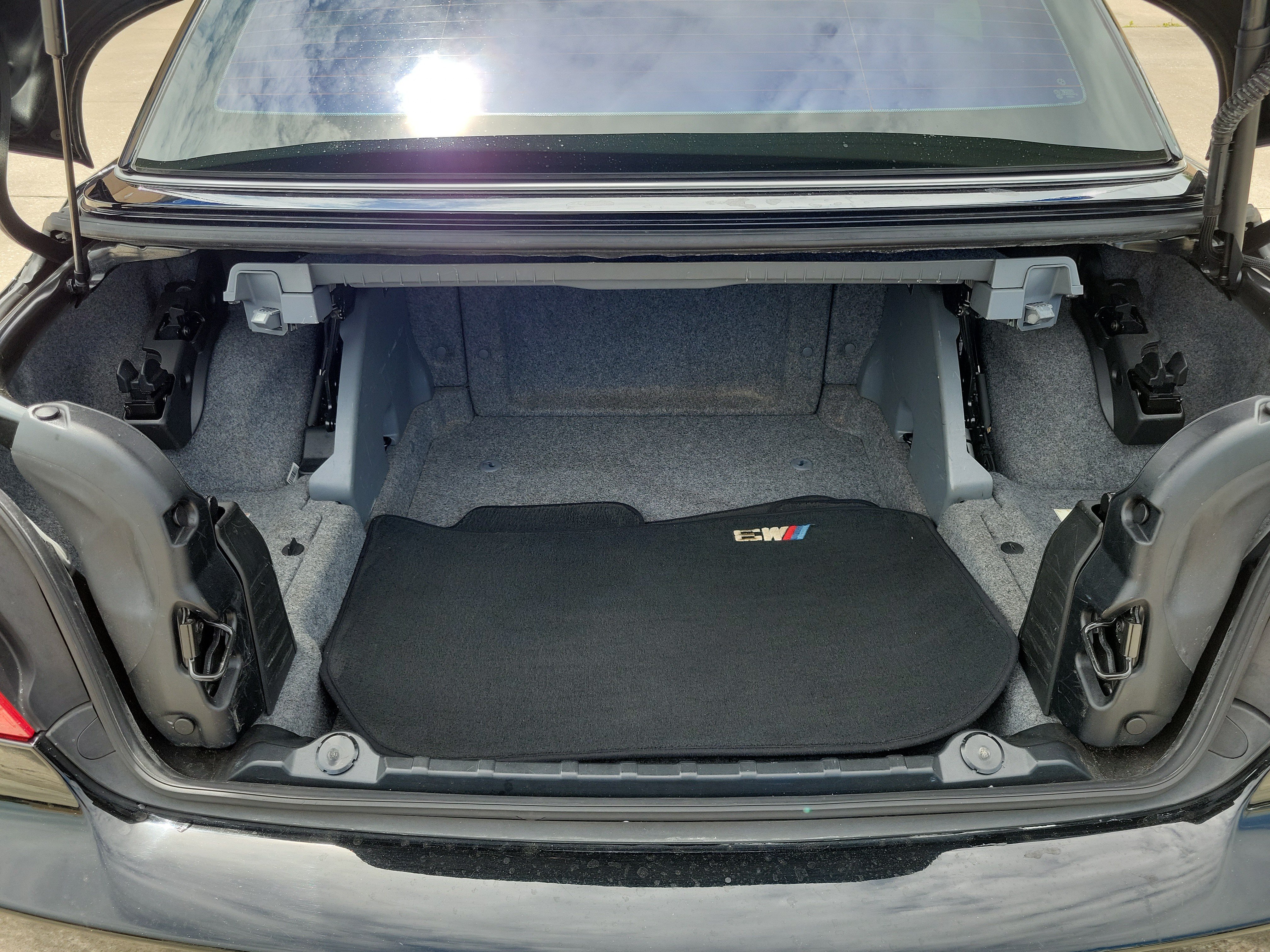 Used 2011 BMW M3 Convertible RWD image 10
