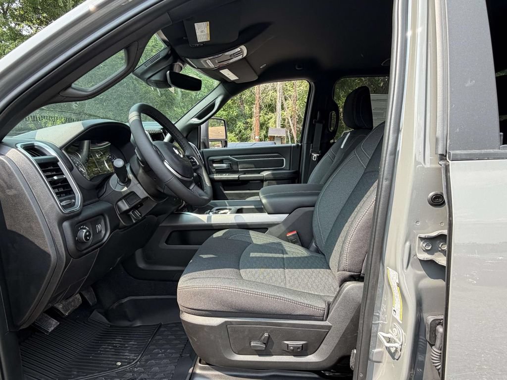 New 2026 RAM 2500 Big Horn AWD/4WD image 15